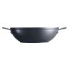 Zie dia Les Forgées Antikleef Gesmeed Aluminium Wokpan 28 cm