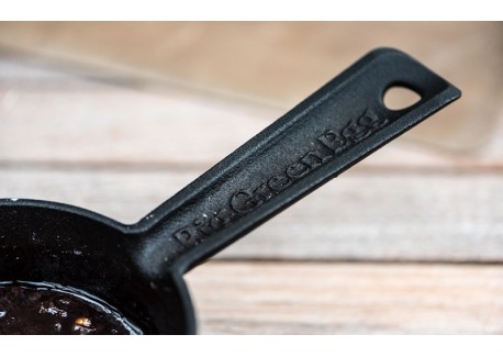 Cast Iron Sauce Pot 12 cm met Brush