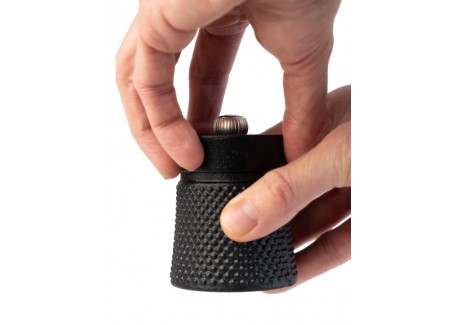 Bali Pepermolen Gietijzer 8 cm Zwart