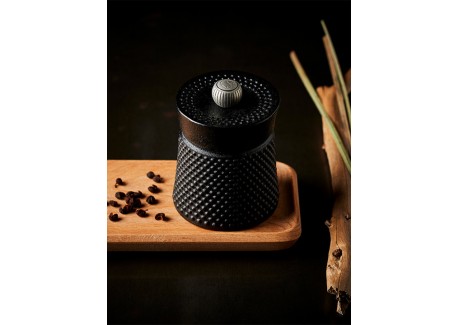 Bali Pepermolen Gietijzer 8 cm Zwart