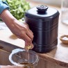 Voir la slide Vinaigrier en Céramique Noir Mat Truffe 2,5 l