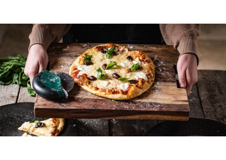 Compact Pizza Cutter