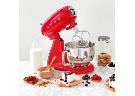 Robot Patissier Sur Socle Rouge SMF03RDEU