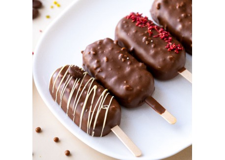 Cacaocoating/glazuur met hazelnootstukjes en Rocher-stijl biscuit 250