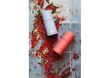 Spice Mill Moulin à Muscade et à Epices Rouge Grenade Mat 12 cm 