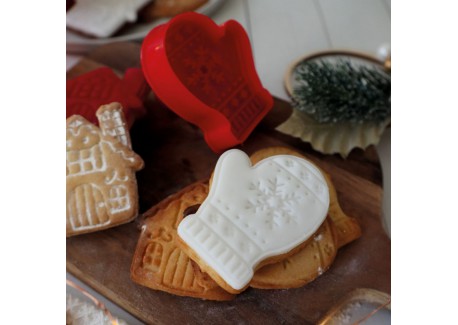 Set Emporte-pièces + Ejecteurs Biscuits de Noël Maison et Moufle 2 Pcs