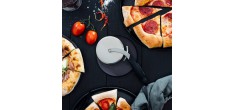 Roulette à Pizza Professionelle en Inox et Etui Pique-Pâte Amovible 17