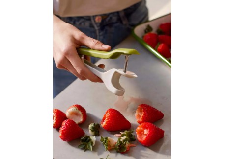 Tweezy 3-in-1 Kersen en Olijvenontpitter en Aardbeienontpeller Groen 1