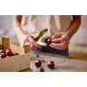 Voir la slide Tweezy Dénoyauteur Cerises Olives et Equeuteur à Fraises 3 en 1 Vert 1