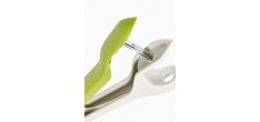 Tweezy Dénoyauteur Cerises Olives et Equeuteur à Fraises 3 en 1 Vert 1