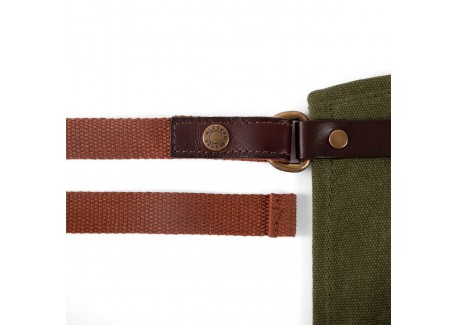 N°547 Tablier de Cuisine à Bretelles Toile Coton Enduit et Cuir Vert O