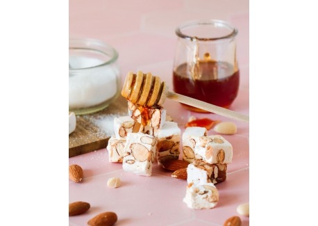 Zachte Nougat uit de Provence Wit en Donker met Amandelen 180 g