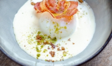 Oeuf Parfait, Emulsion Parmesan Croustillant Pancetta basilic 