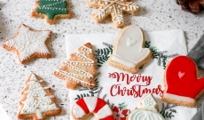 Petits Biscuits Sablés de Noël Glacés