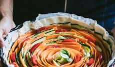 Tarte en spirale carottes, courgettes, tomates cerises
