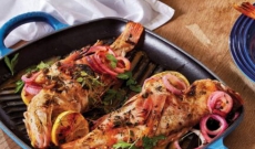 Rougets grillés farcis aux citrons, câpres et aux herbes provençales