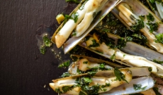 Couteaux de mer farcis à l'ail