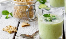 Soupe froide de courgettes à la menthe