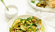 Antipasti courgettes grillées à l'italienne