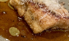 Pain perdu au parmesan, jus de volaille et truffe