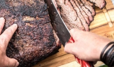 Poitrine de boeuf fumée au barbecue Big Green Egg