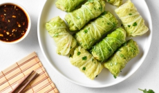 Rouleaux de chou chinois farci