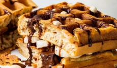 Gaufres banane chocolat cacahuète façon Snickers