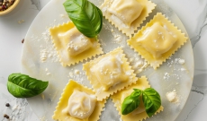Raviolone Caprese
