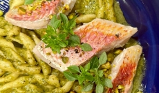 Busiate al pesto siciliano e triglie