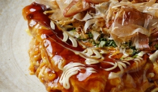Okonomiyaki, maguro sashimi