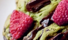 Cookies matcha framboise et chocolat noir