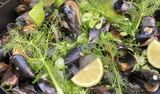 Moules à l'Espagnole au Big Green Egg